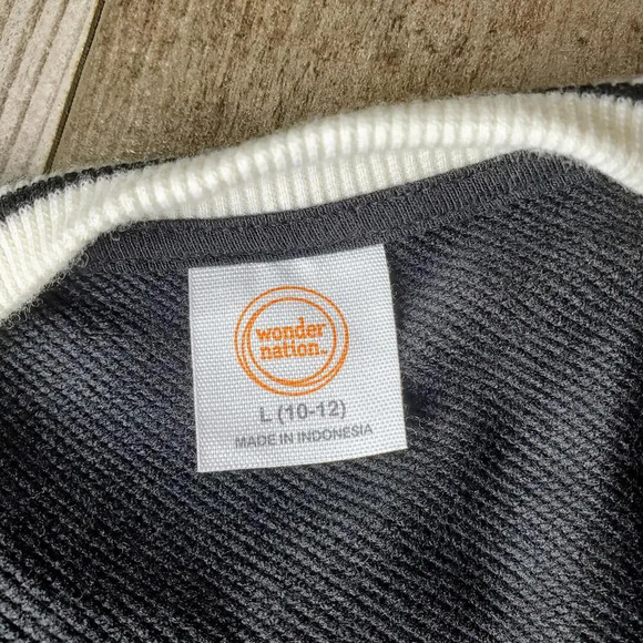 Wonder Nation Black and White Pullover Sweatshirt Size Large 10-12 NWOT - Picture 3 of 14